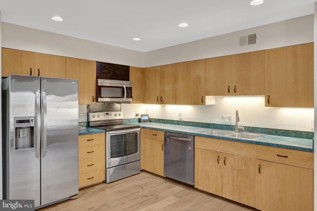 1941 Upper Lake Dr