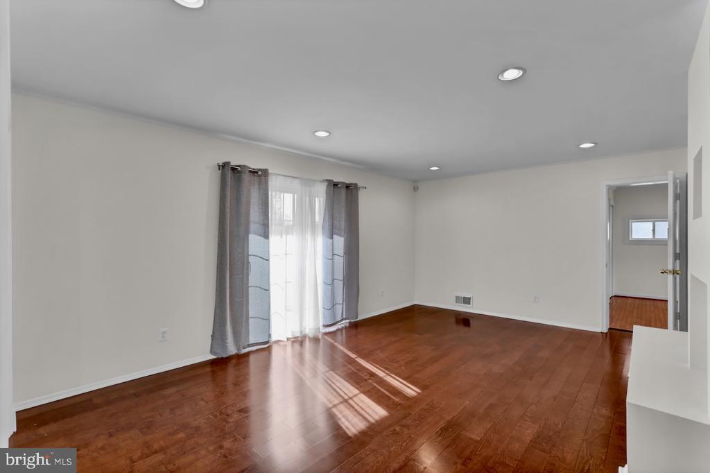 5608 OTTAWA RD
