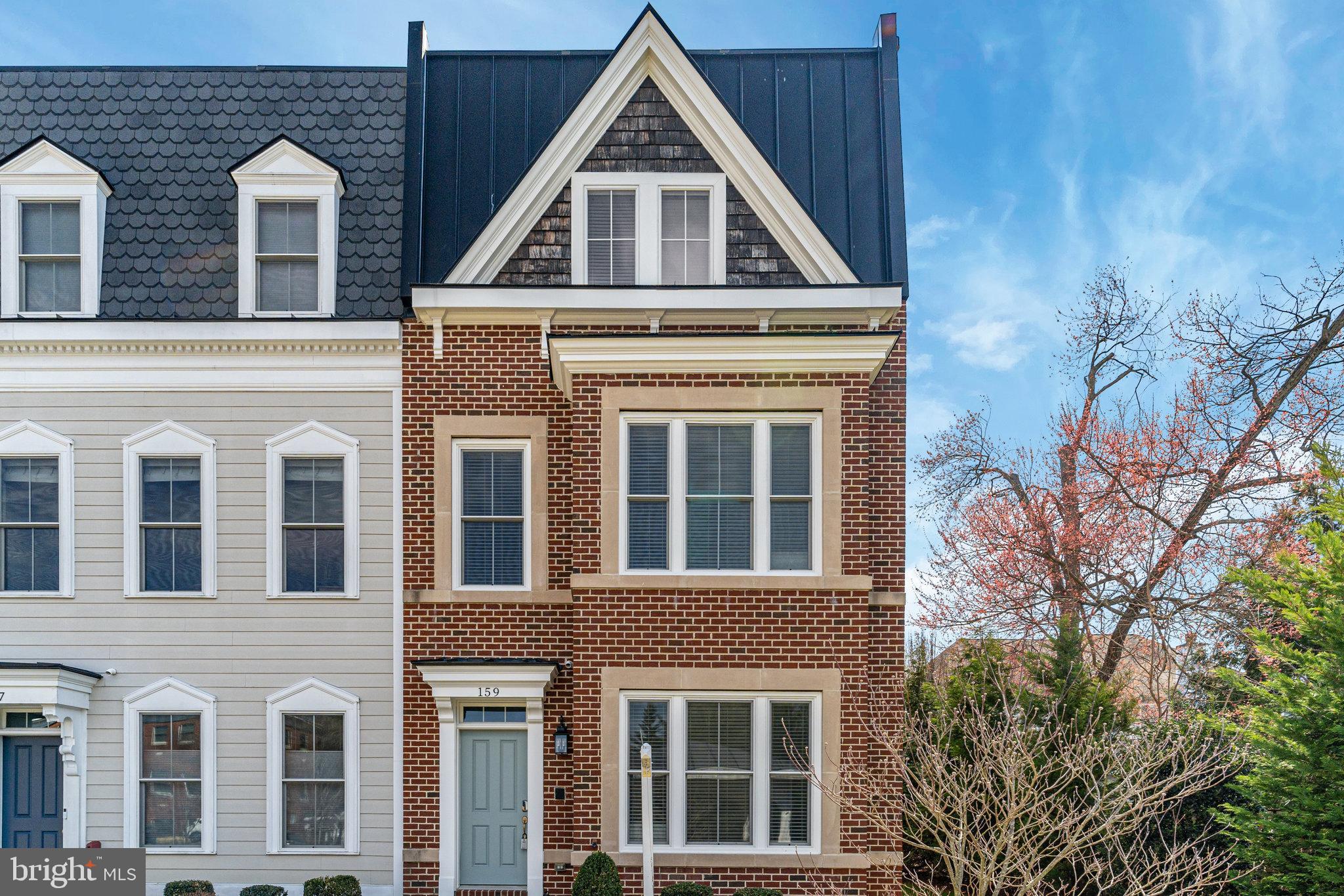 159 Center St S #14