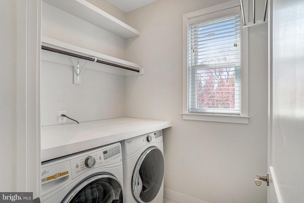 159 Center St S #14