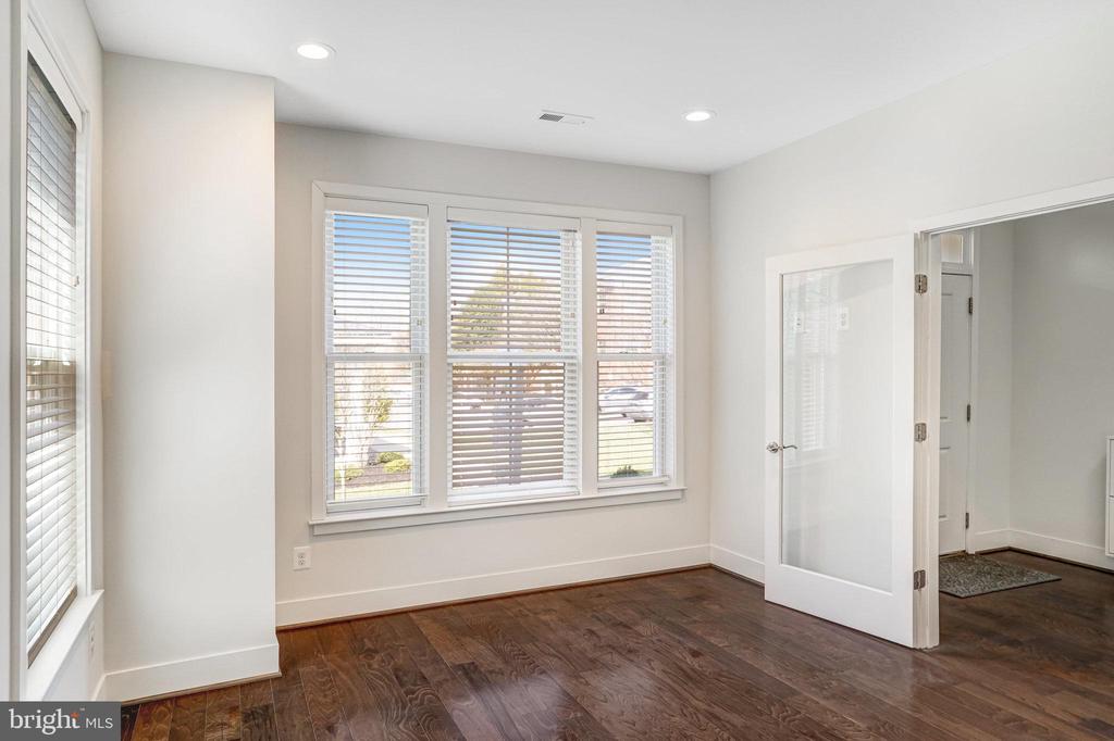 159 Center St S #14