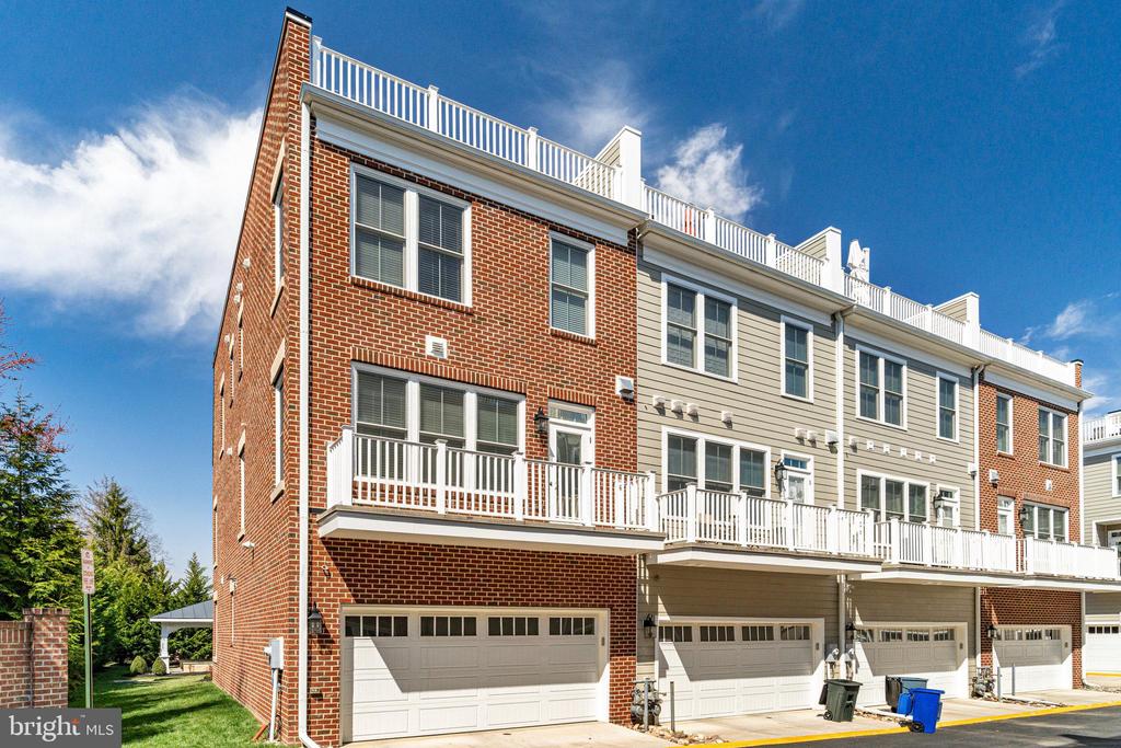 159 Center St S #14