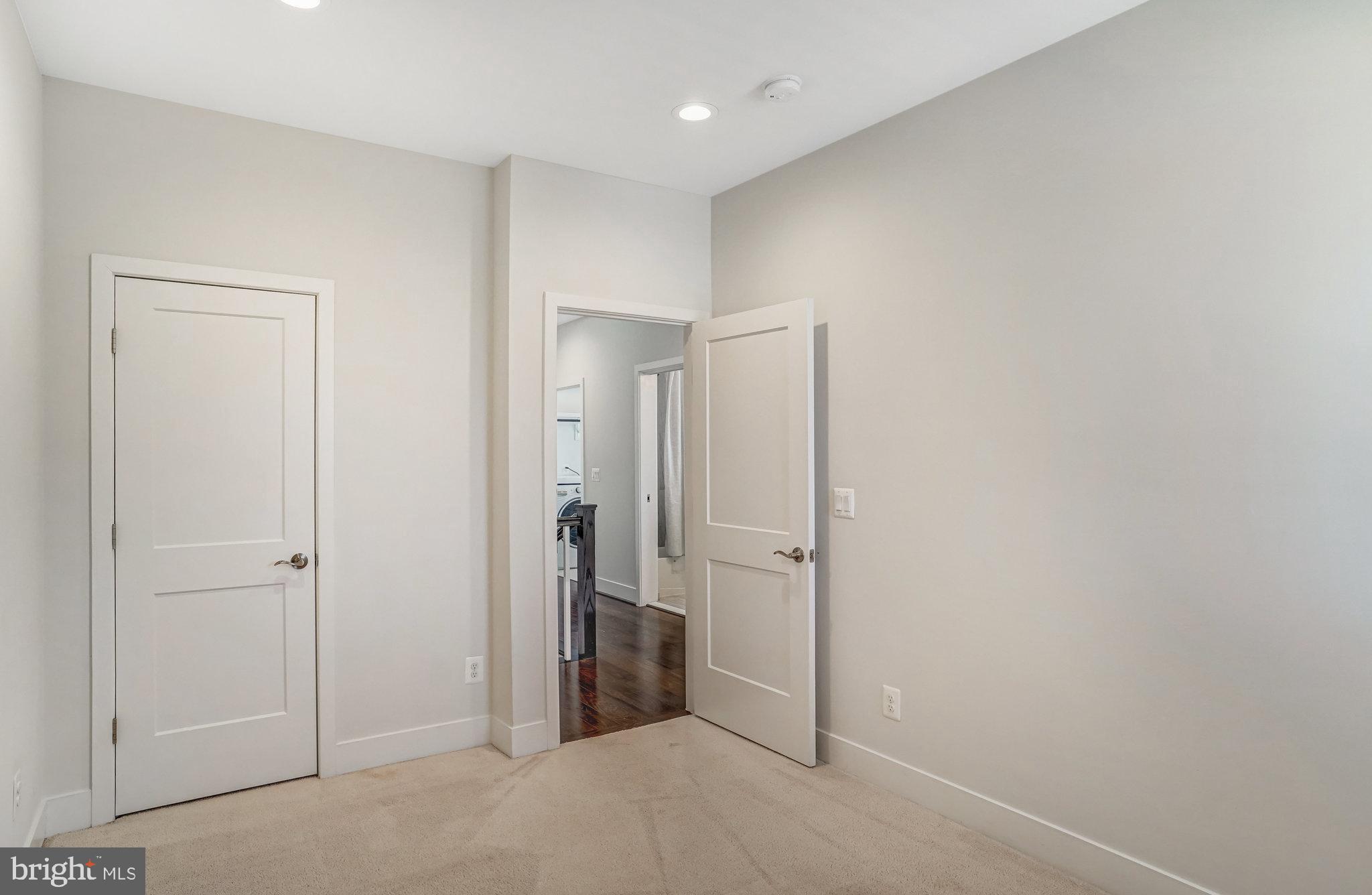159 Center St S #14
