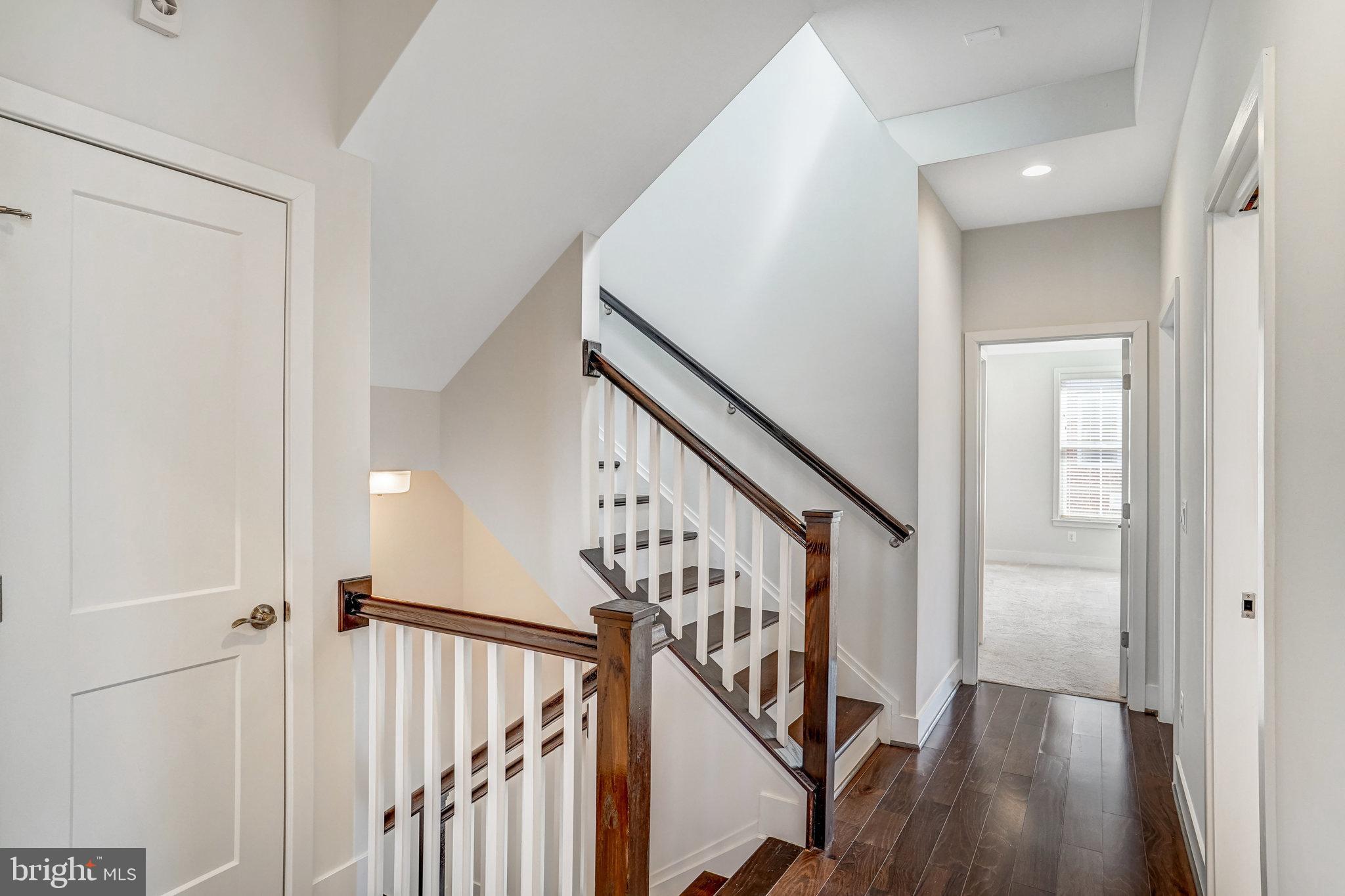 159 Center St S #14