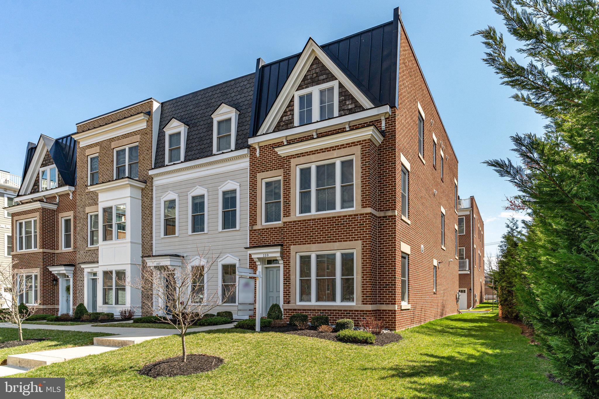 159 Center St S #14