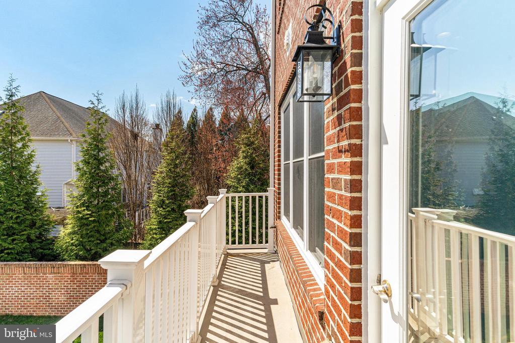 159 Center St S #14