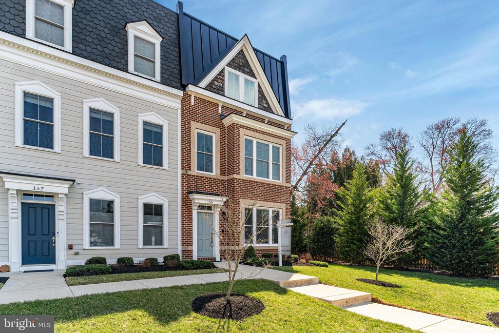 159 Center St S #14