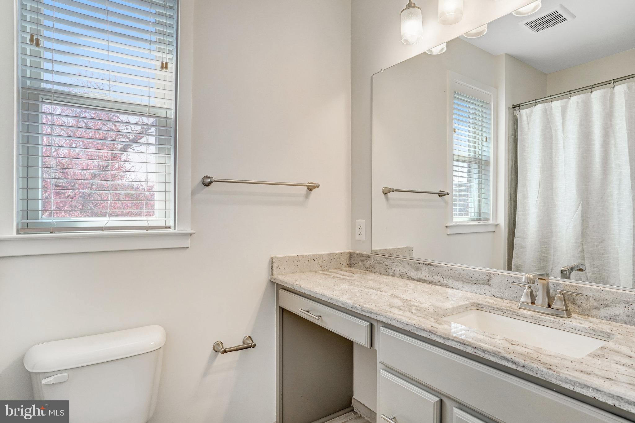 159 Center St S #14