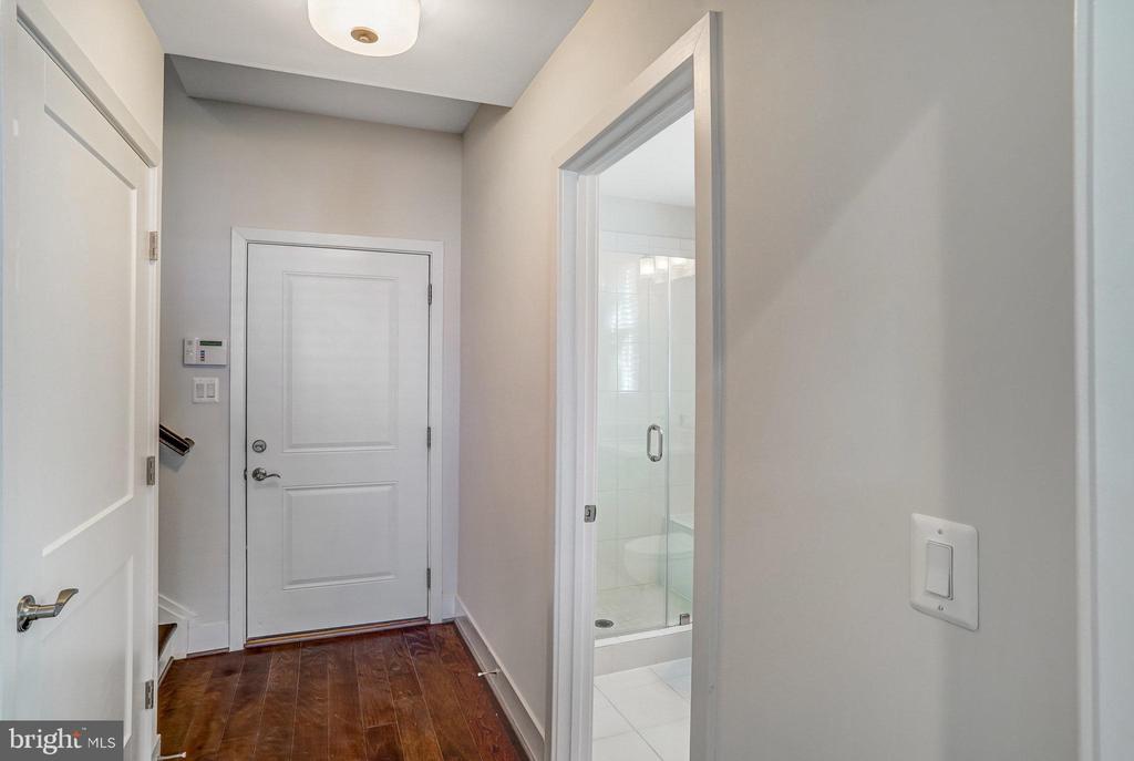159 Center St S #14
