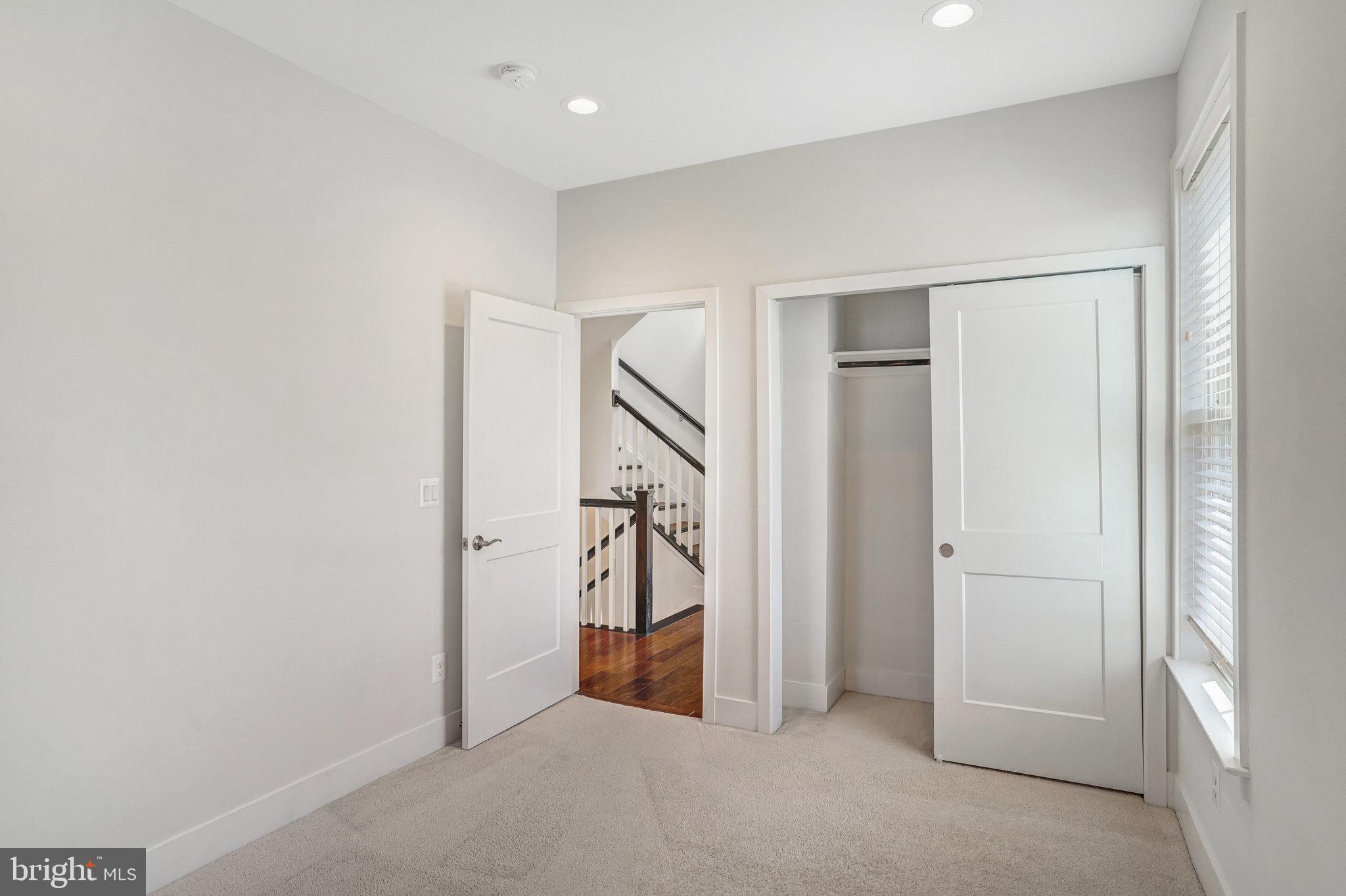 159 Center St S #14