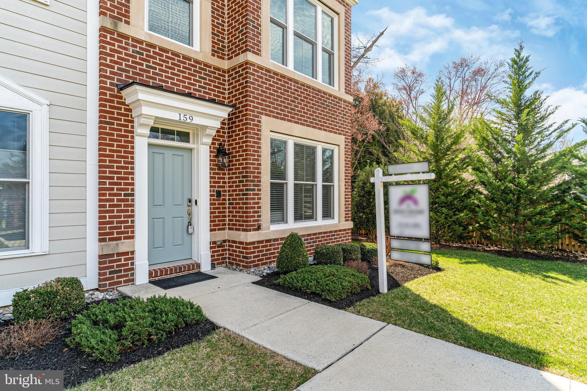 159 Center St S #14