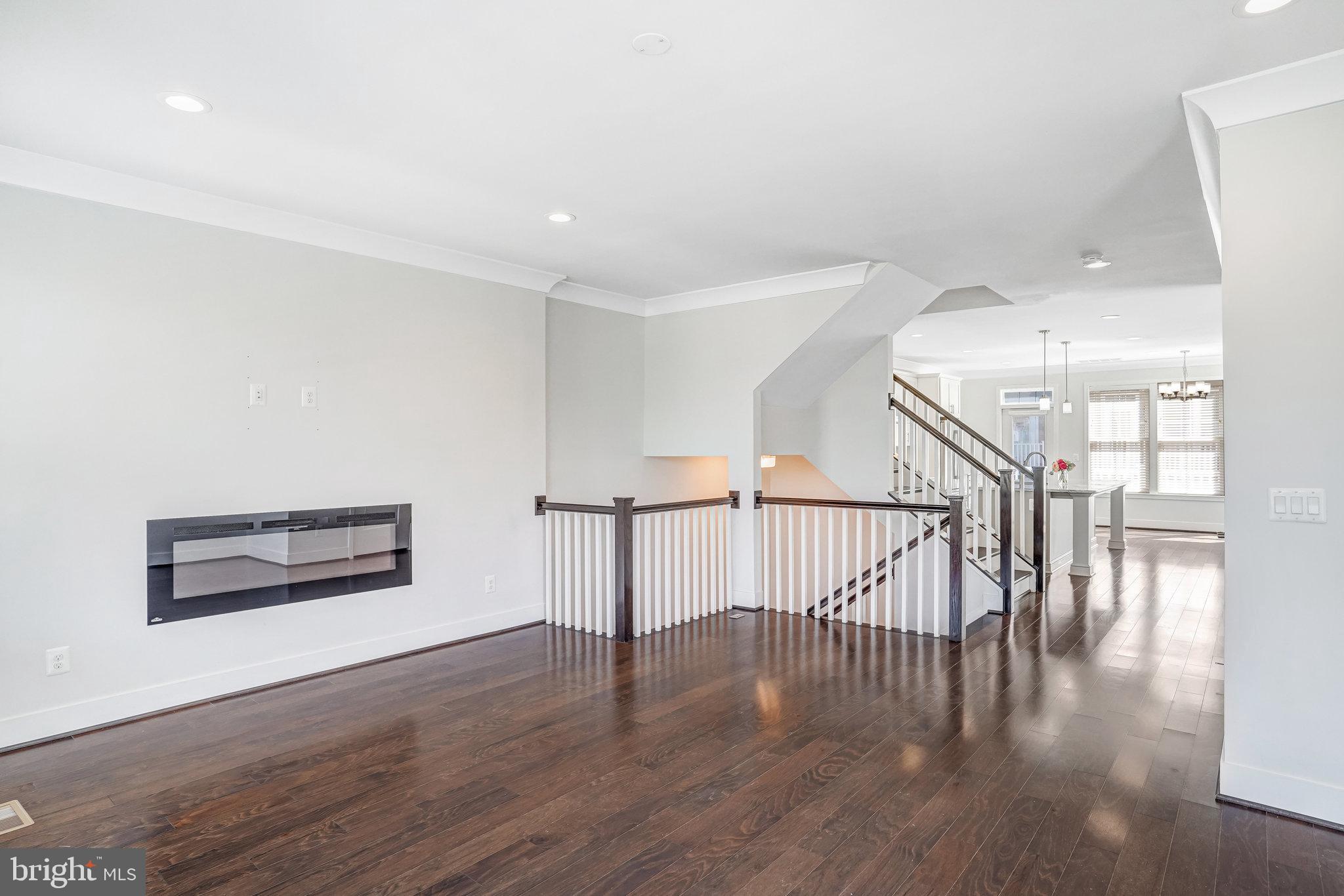 159 Center St S #14