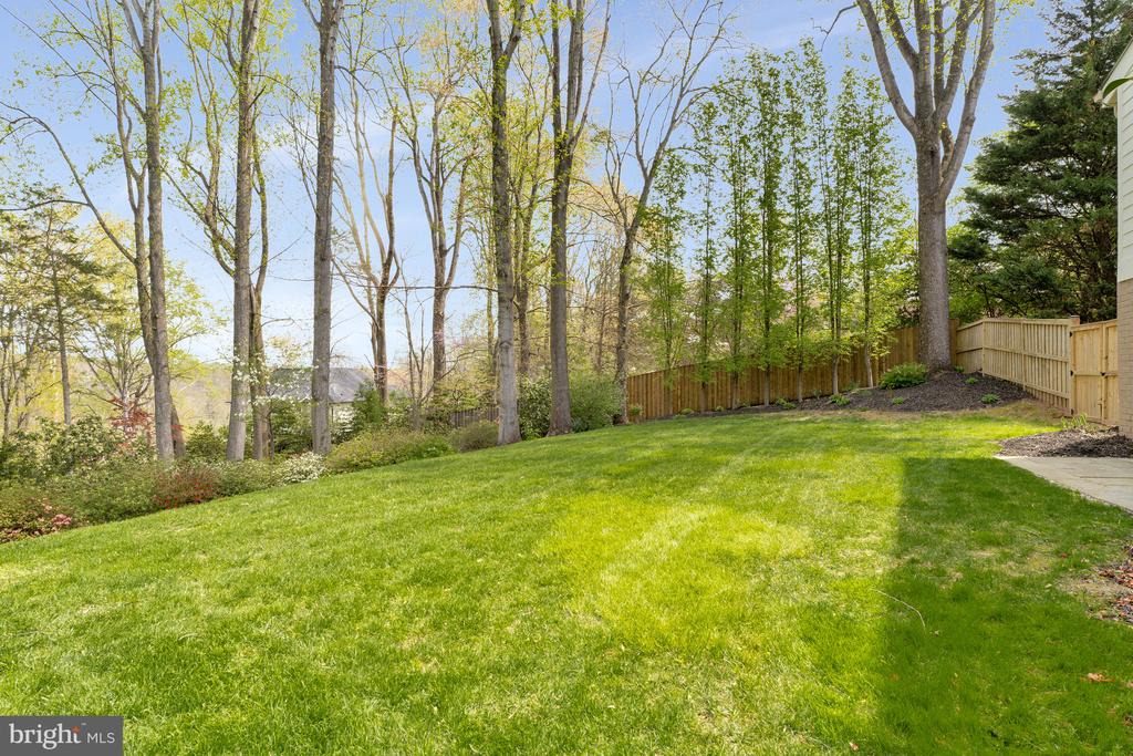 10226 Cedar Pond Dr