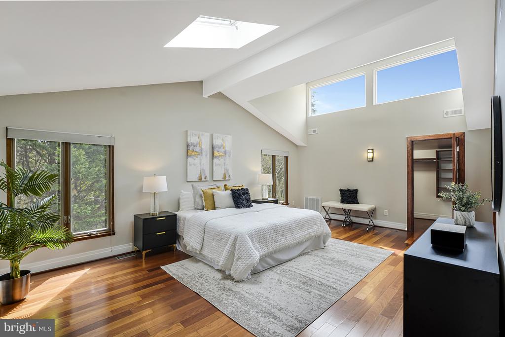 10226 Cedar Pond Dr