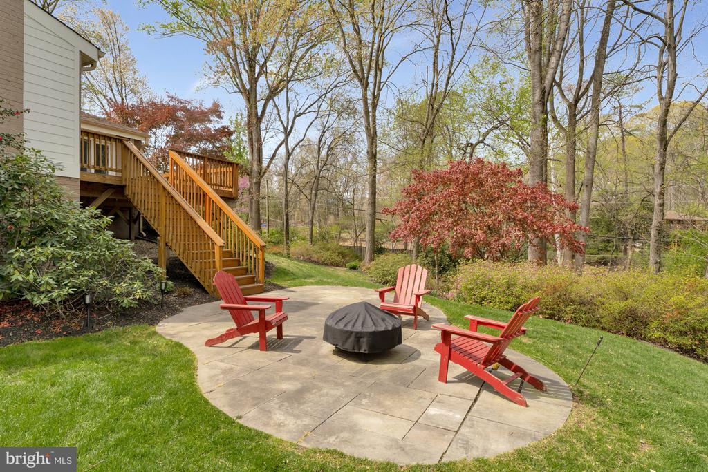 10226 Cedar Pond Dr