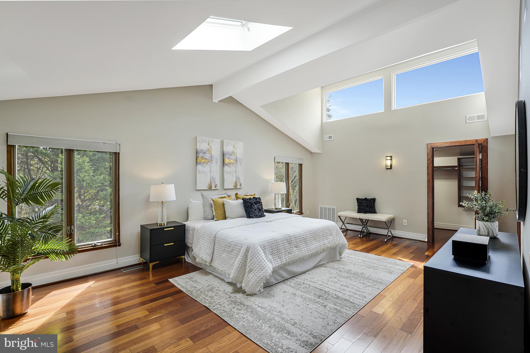 10226 Cedar Pond Dr