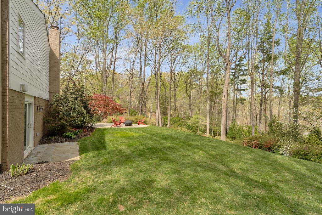10226 Cedar Pond Dr
