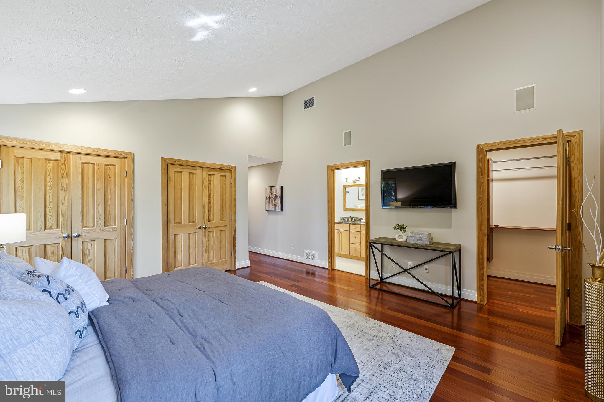 10226 Cedar Pond Dr