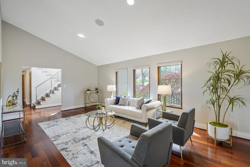 10226 Cedar Pond Dr