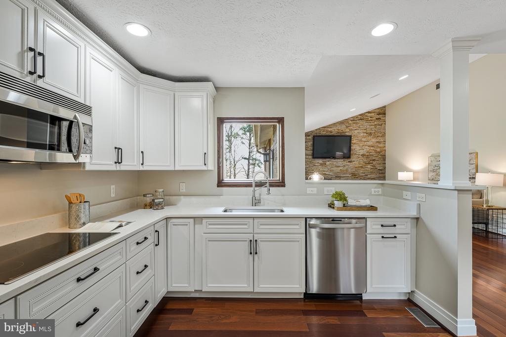 10226 Cedar Pond Dr