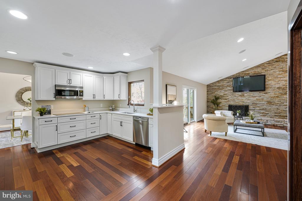 10226 Cedar Pond Dr