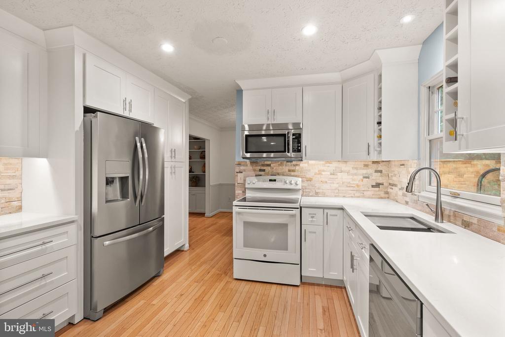 3428 Austin Ct