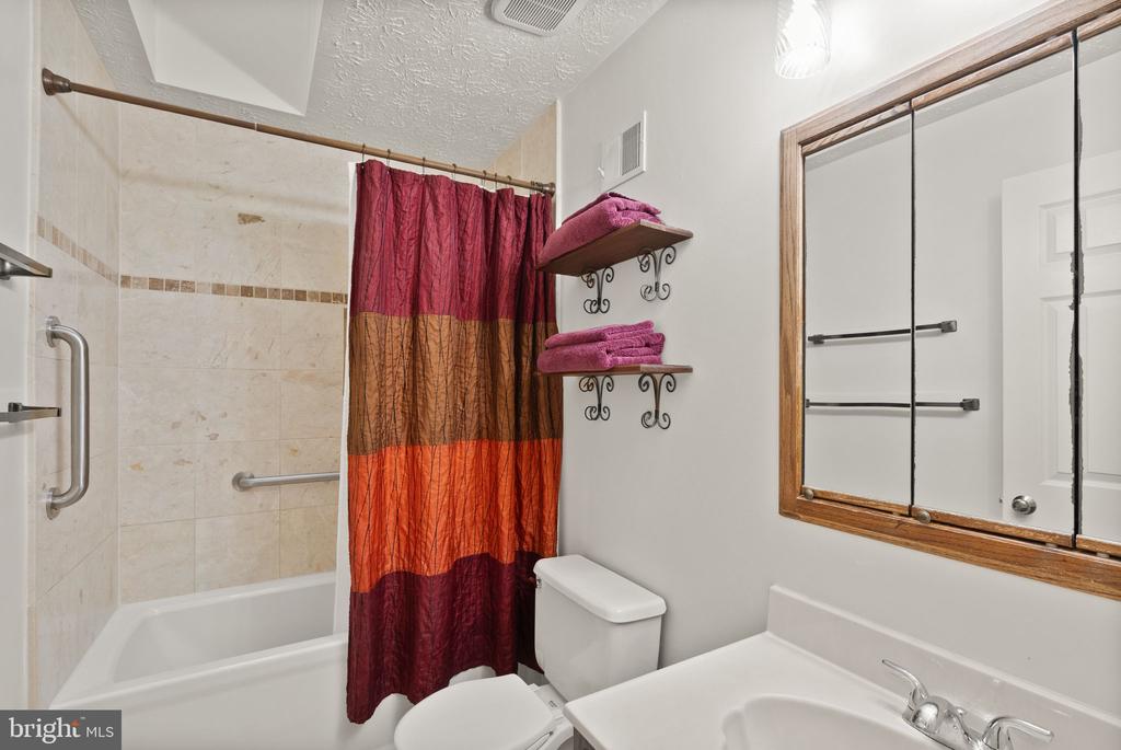 3428 Austin Ct
