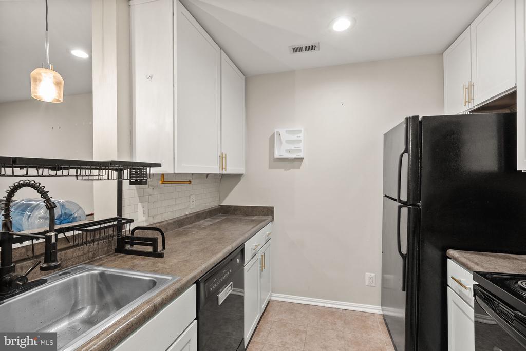 10302 Appalachian Cir #8-209
