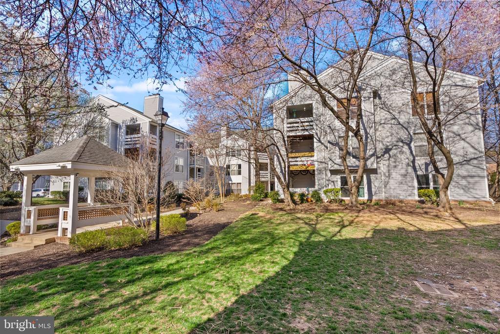 10302 Appalachian Cir #8-209
