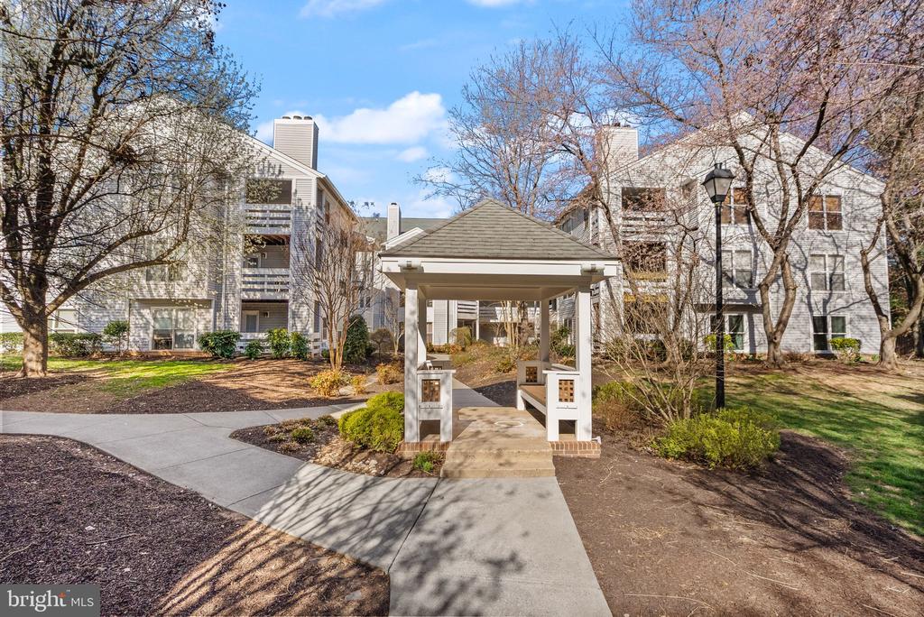 10302 Appalachian Cir #8-209