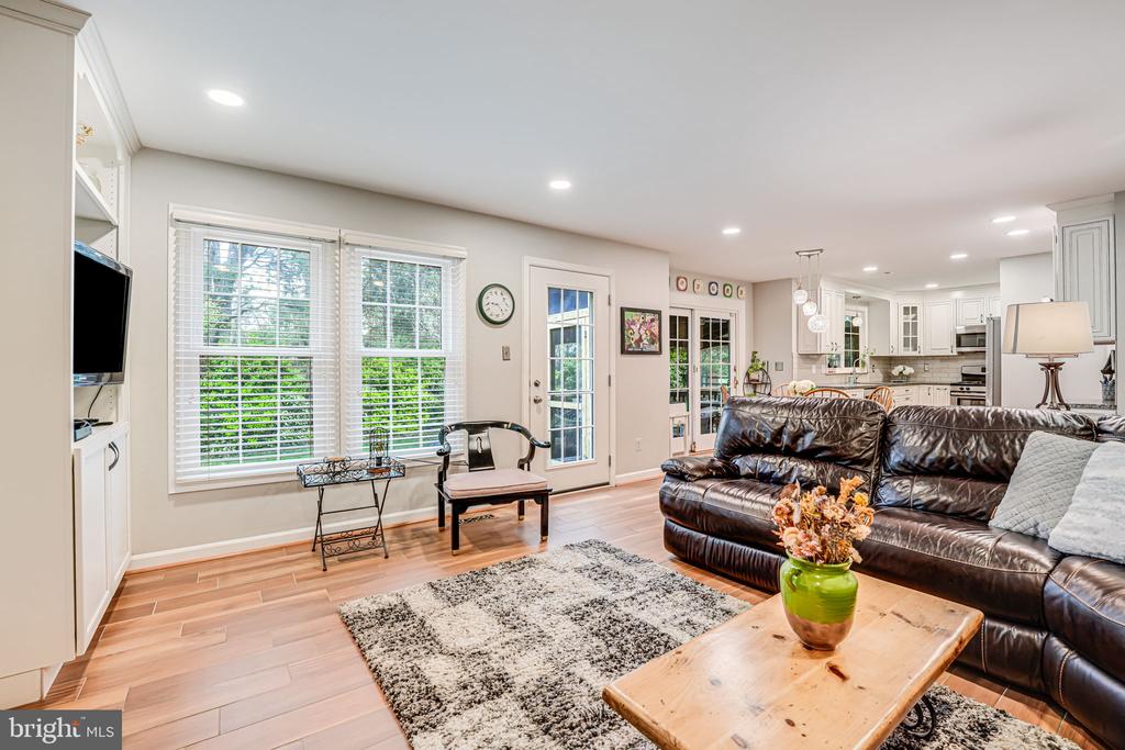5215 Belle Plains Dr