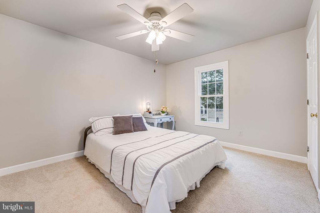 5215 Belle Plains Dr