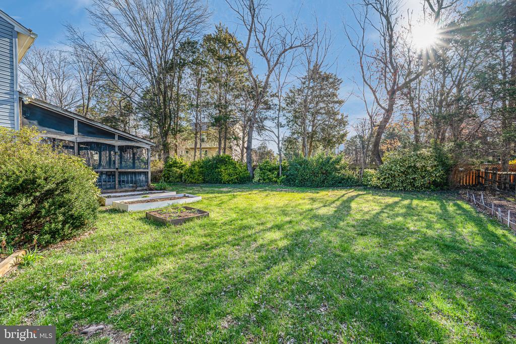 5215 Belle Plains Dr