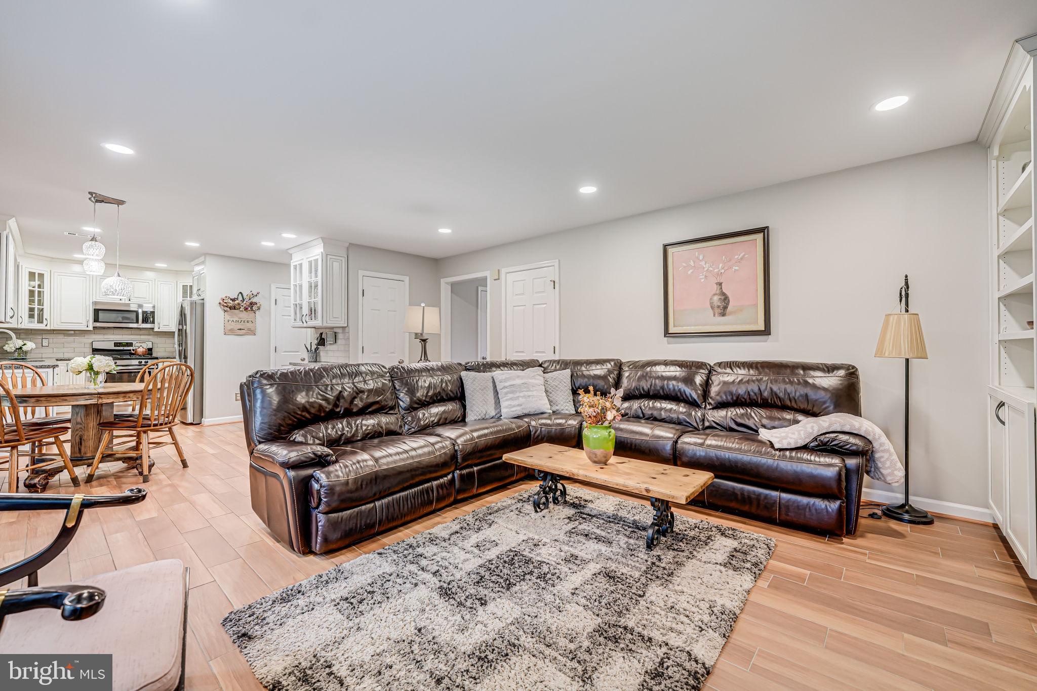5215 Belle Plains Dr