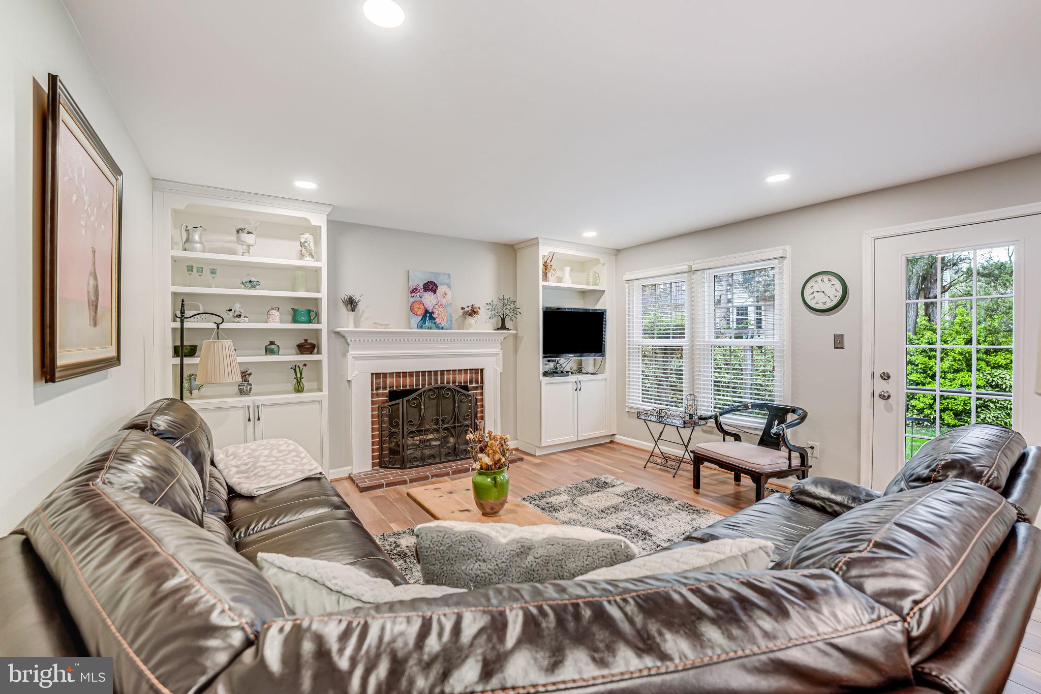 5215 Belle Plains Dr