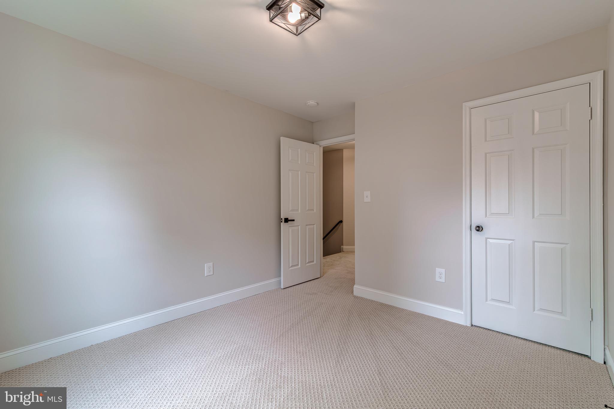 5275 Dunleigh Dr