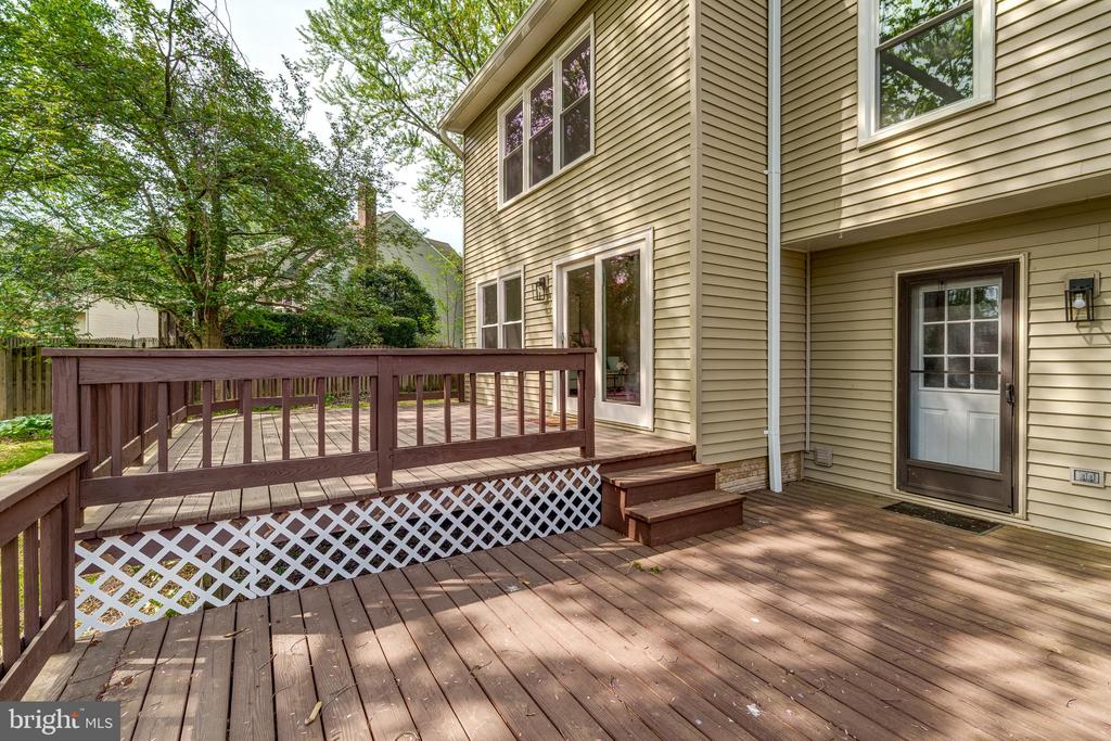 5275 Dunleigh Dr