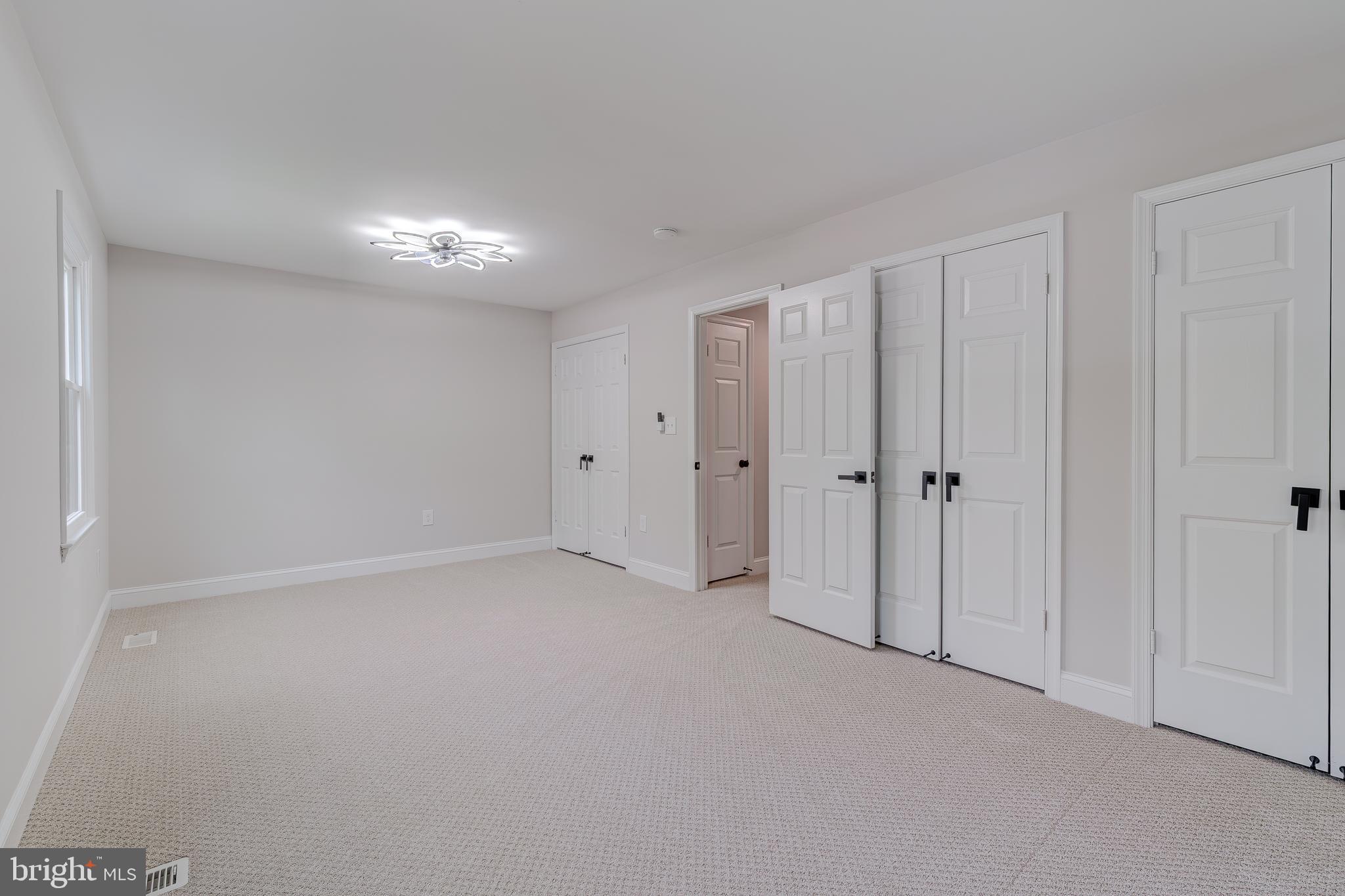 5275 Dunleigh Dr