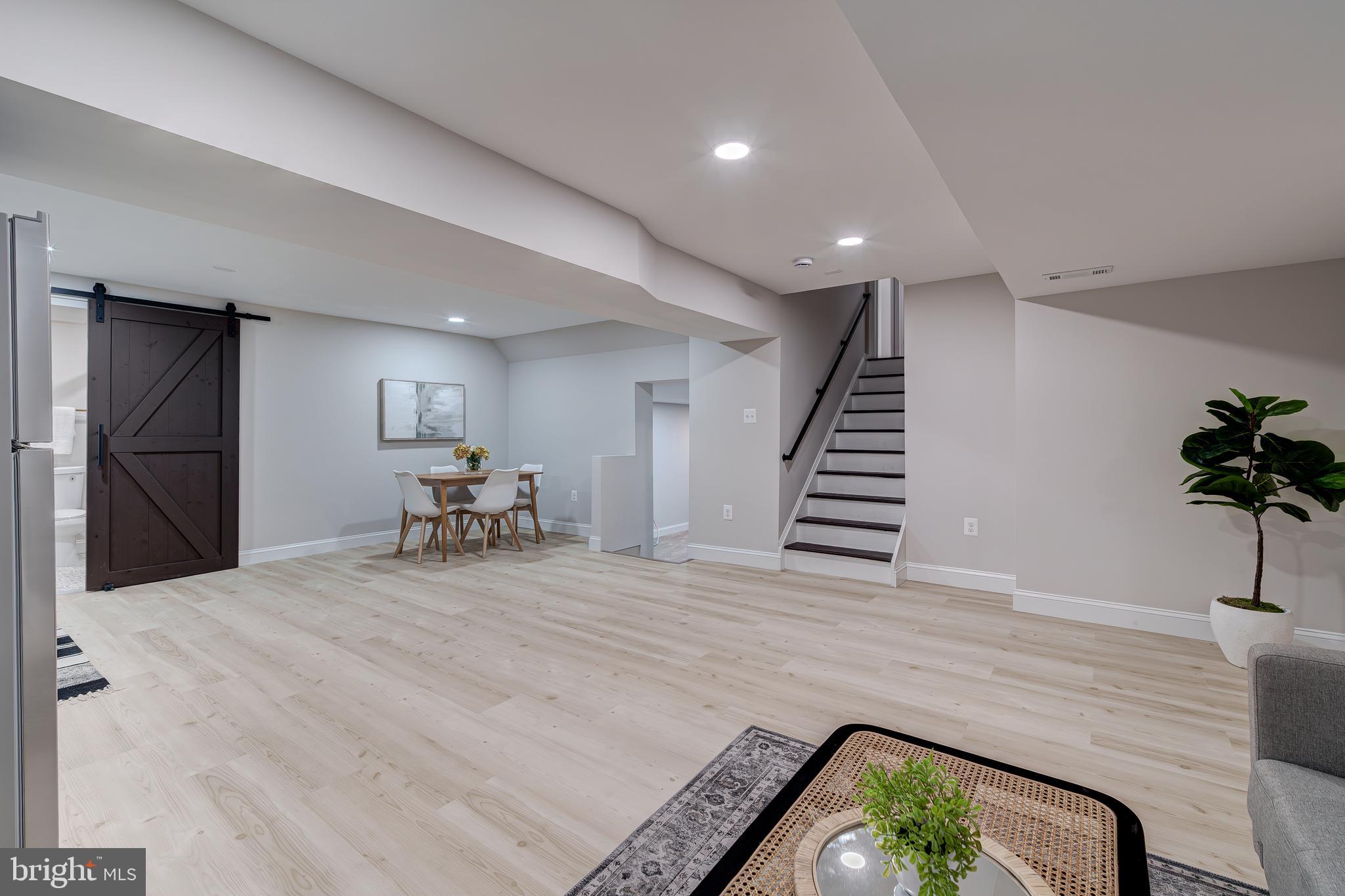 5275 Dunleigh Dr