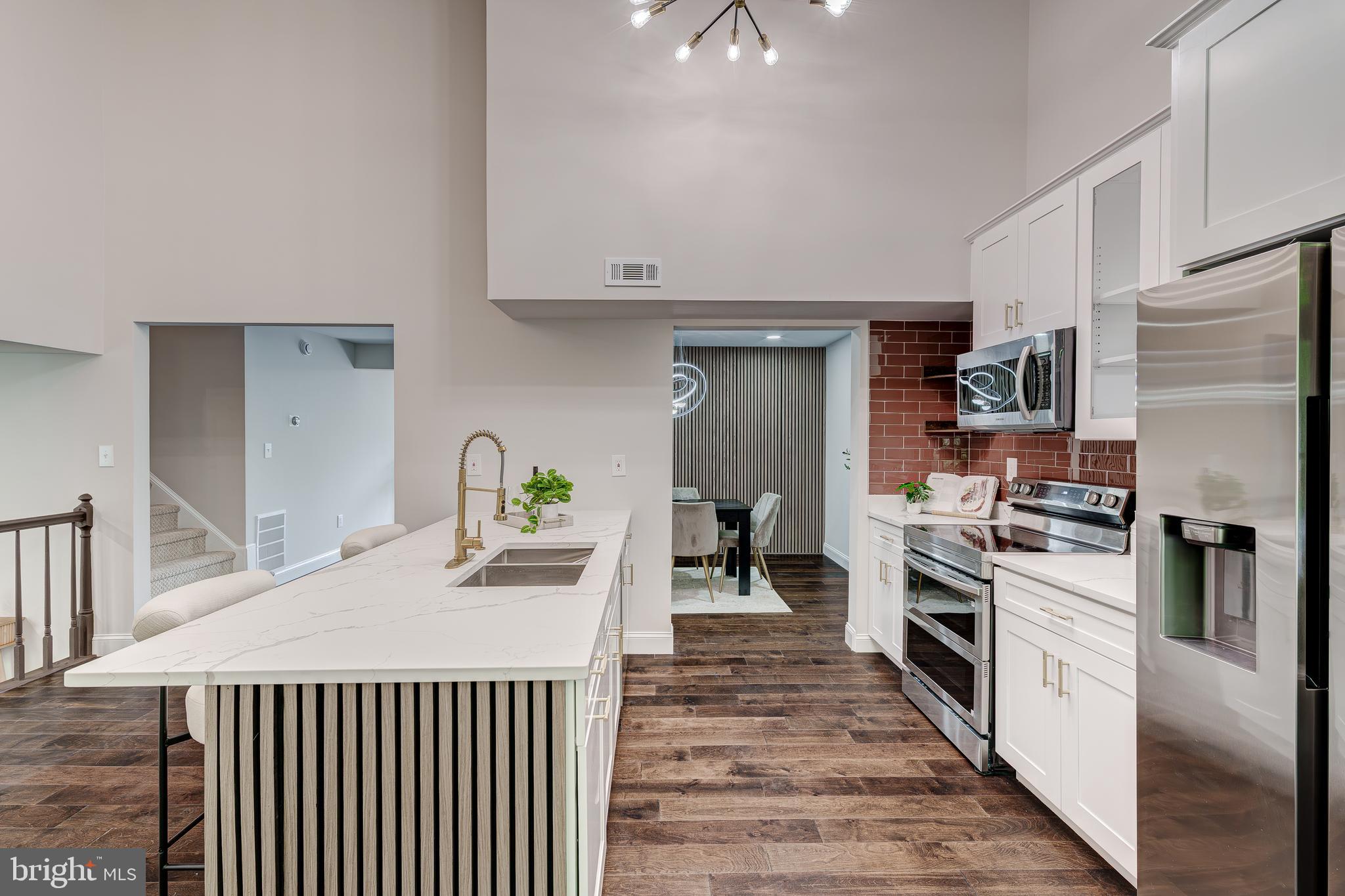 5275 Dunleigh Dr