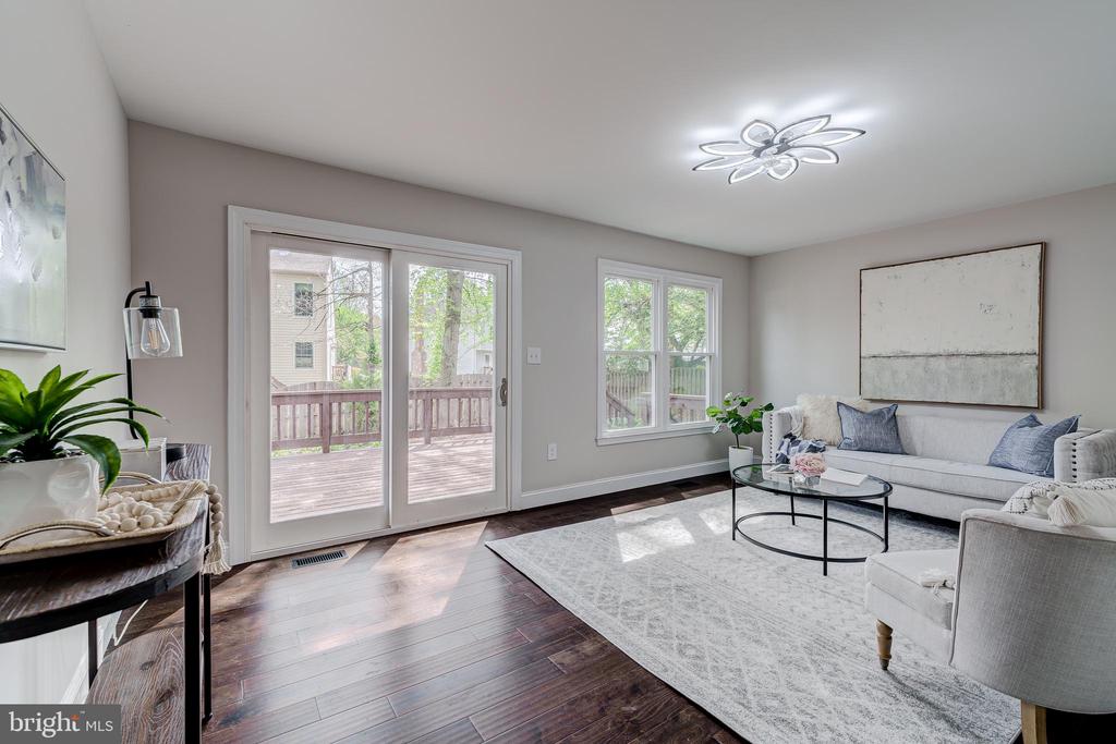 5275 Dunleigh Dr