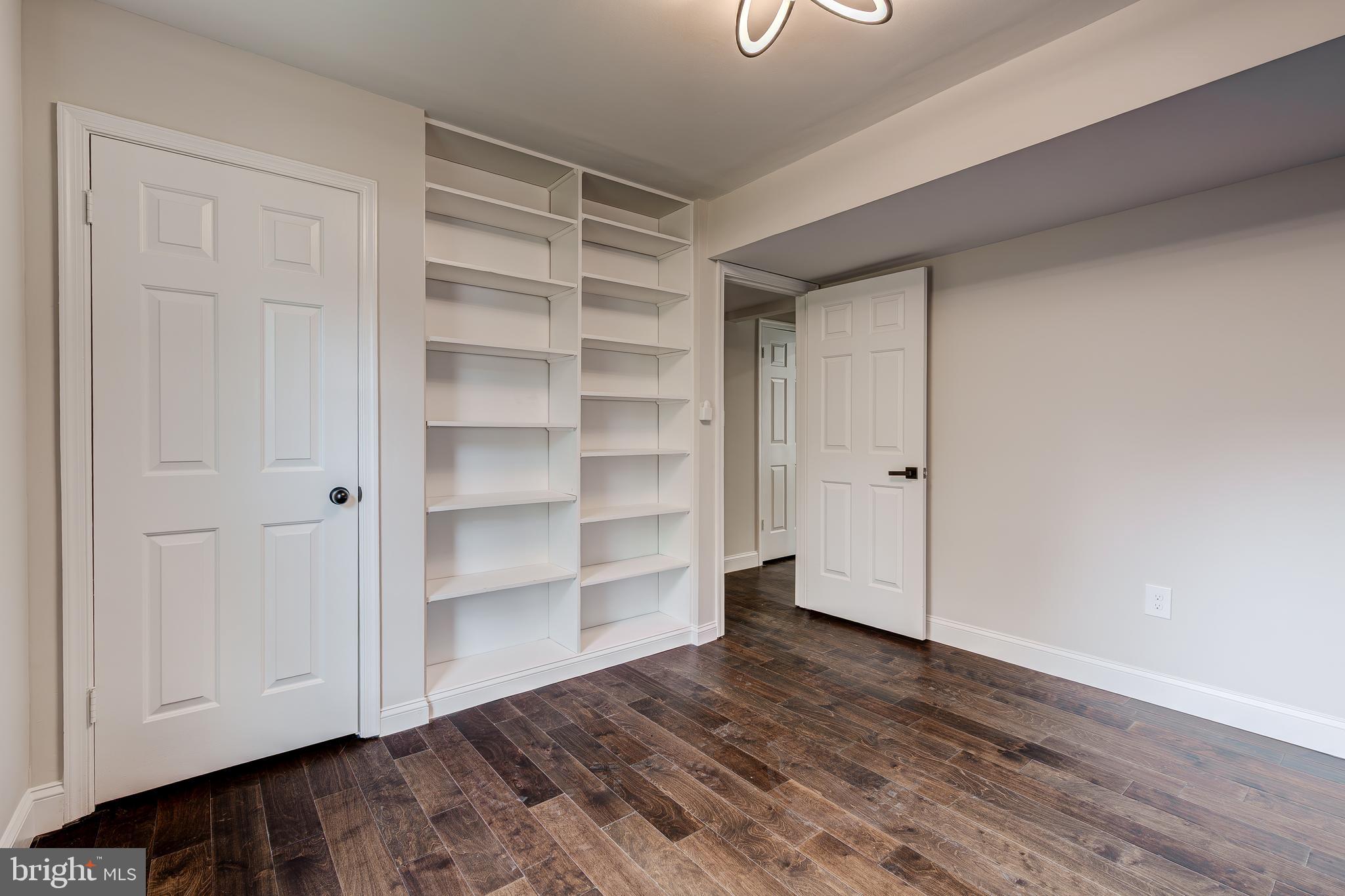 5275 Dunleigh Dr