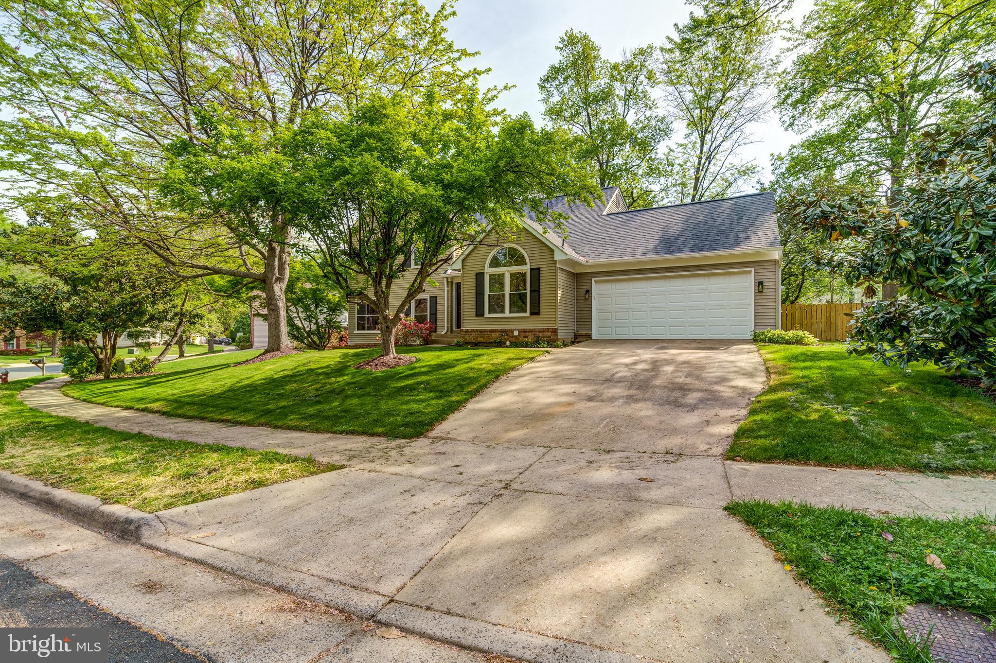 5275 Dunleigh Dr