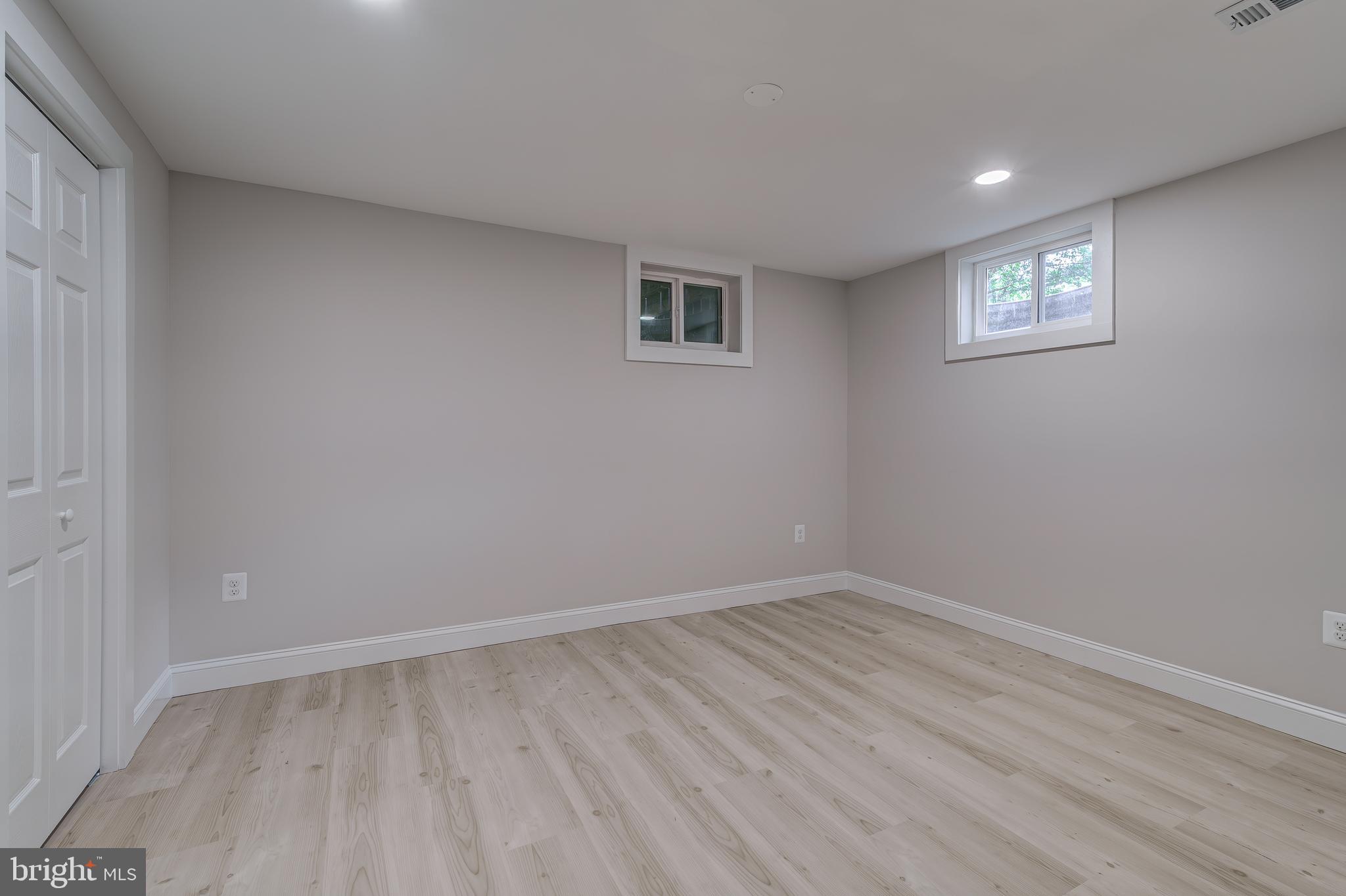5275 Dunleigh Dr
