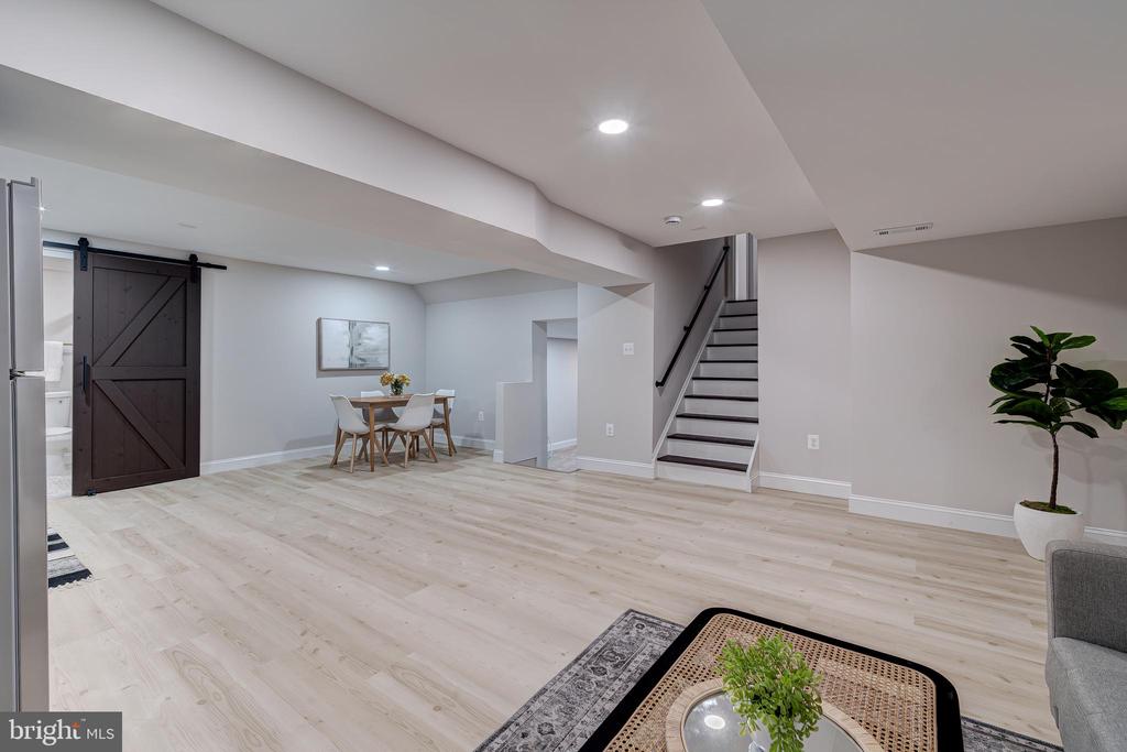 5275 Dunleigh Dr