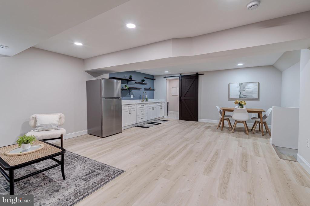5275 Dunleigh Dr