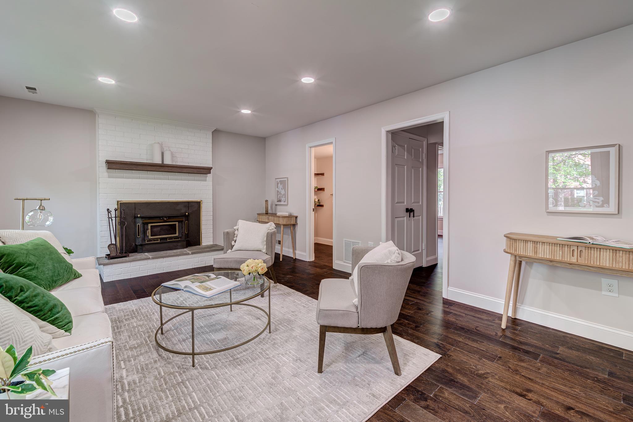 5275 Dunleigh Dr