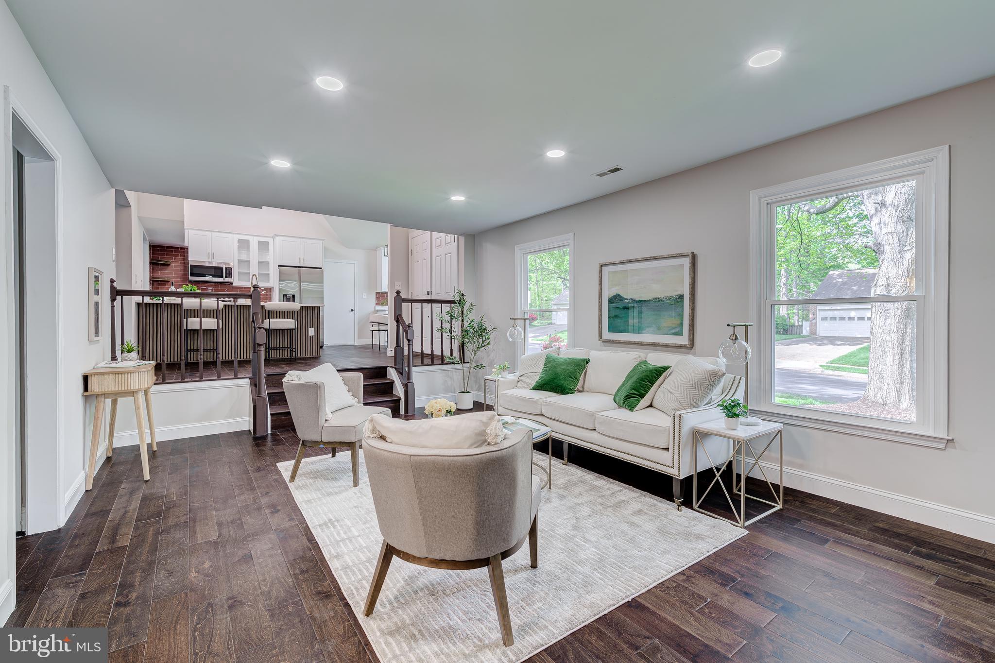 5275 Dunleigh Dr