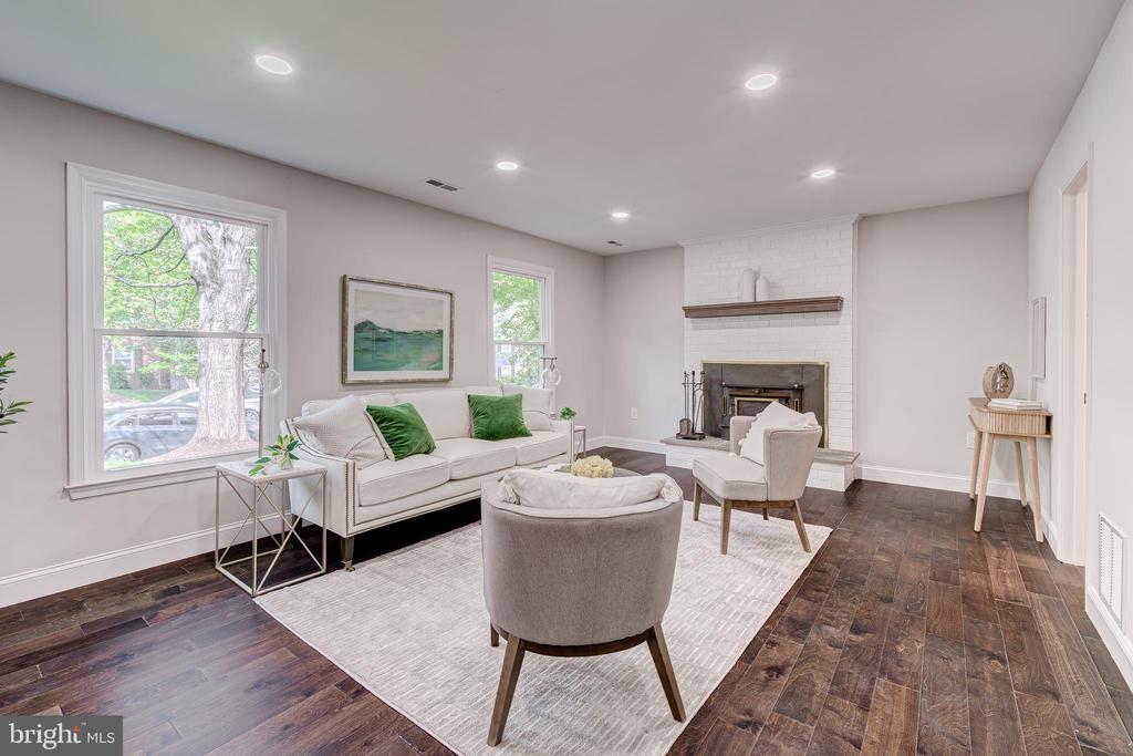 5275 Dunleigh Dr