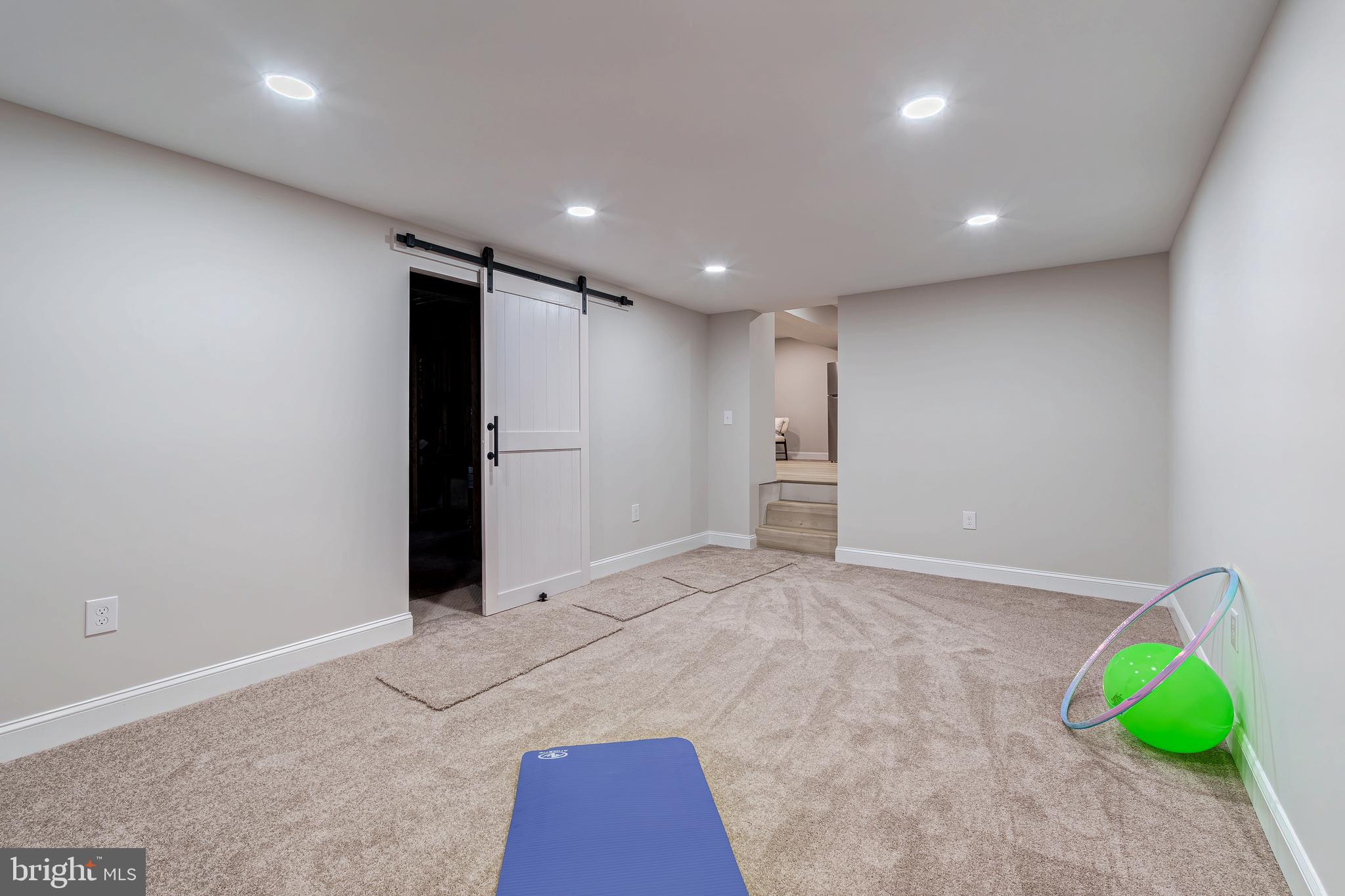 5275 Dunleigh Dr